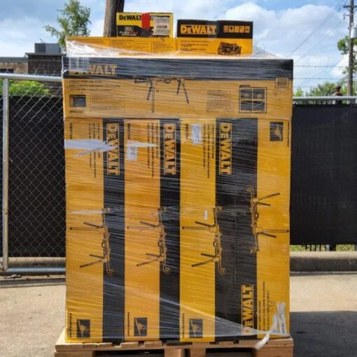 palettes d'outils électriques DeWalt en grande quantité palettes d'outils électriques DeWalt en grande quantité