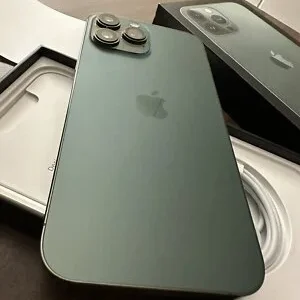 Alternative view of pomme iphone 13 pro max